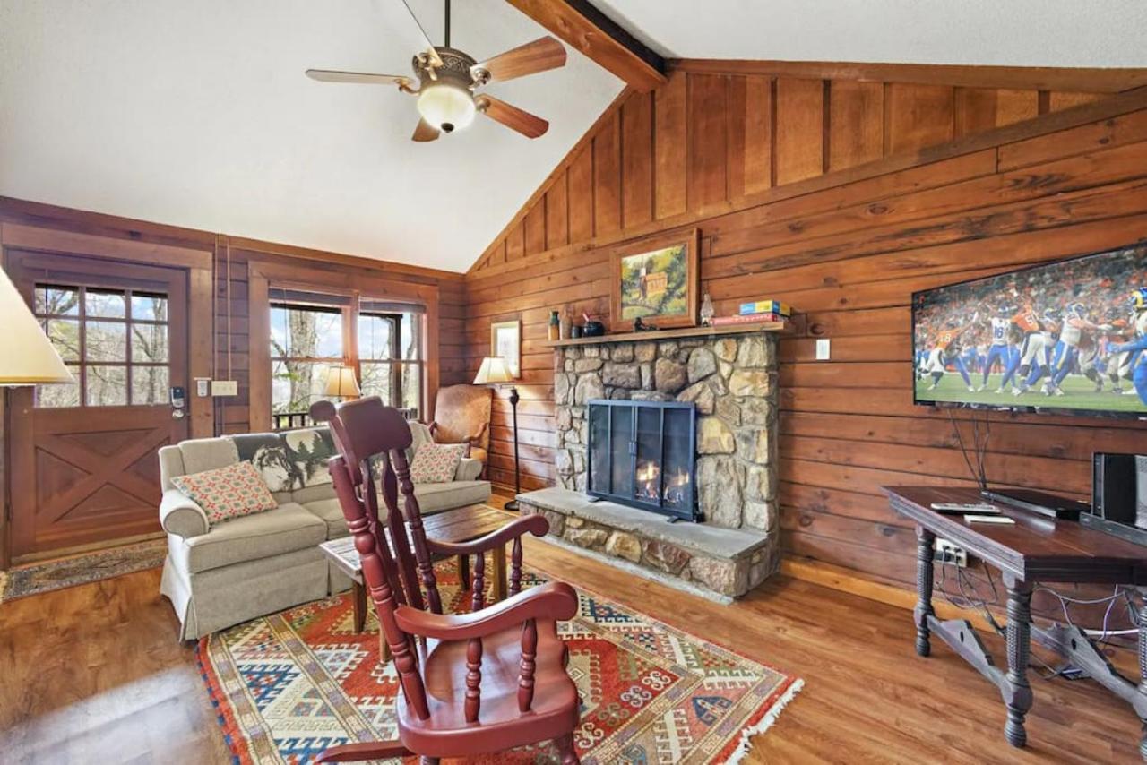 Log Cabin On Peaceful River Blowing Rock Exteriör bild